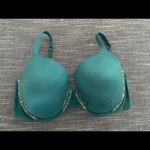 Victoria’s Secret 36DDD